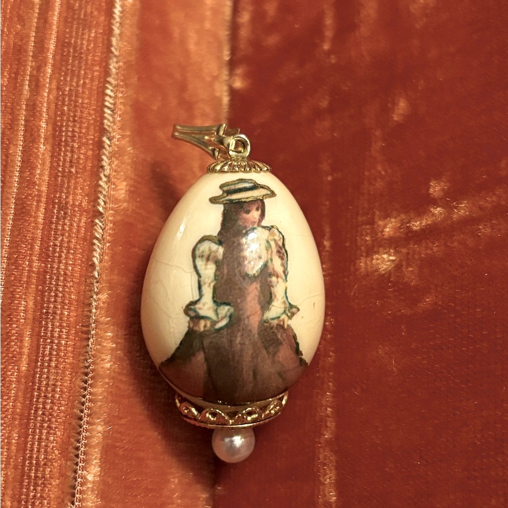 Vintage hand painted quail egg pendant